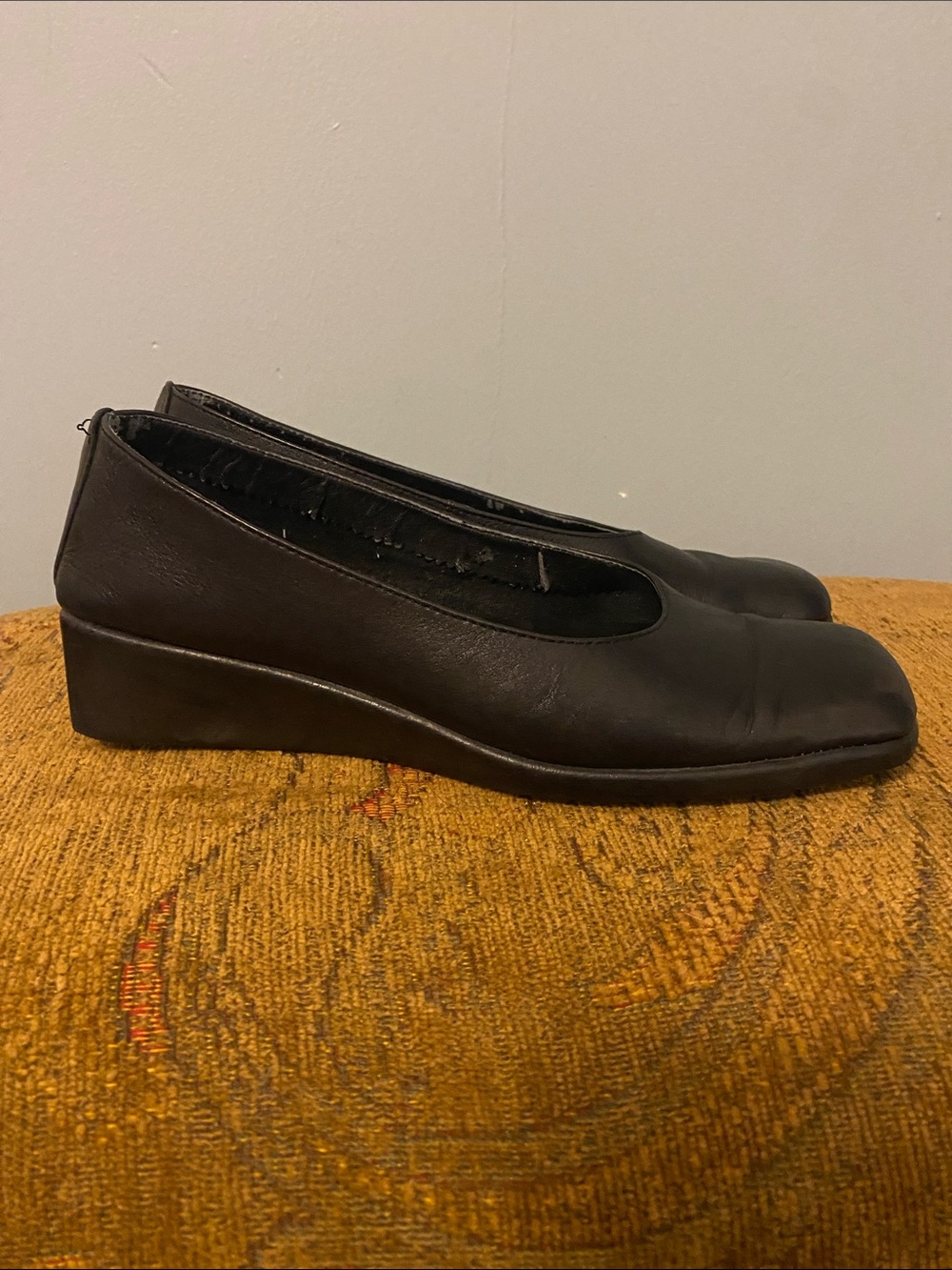 AEROSOLES Black Leather Low Wedge Pumps